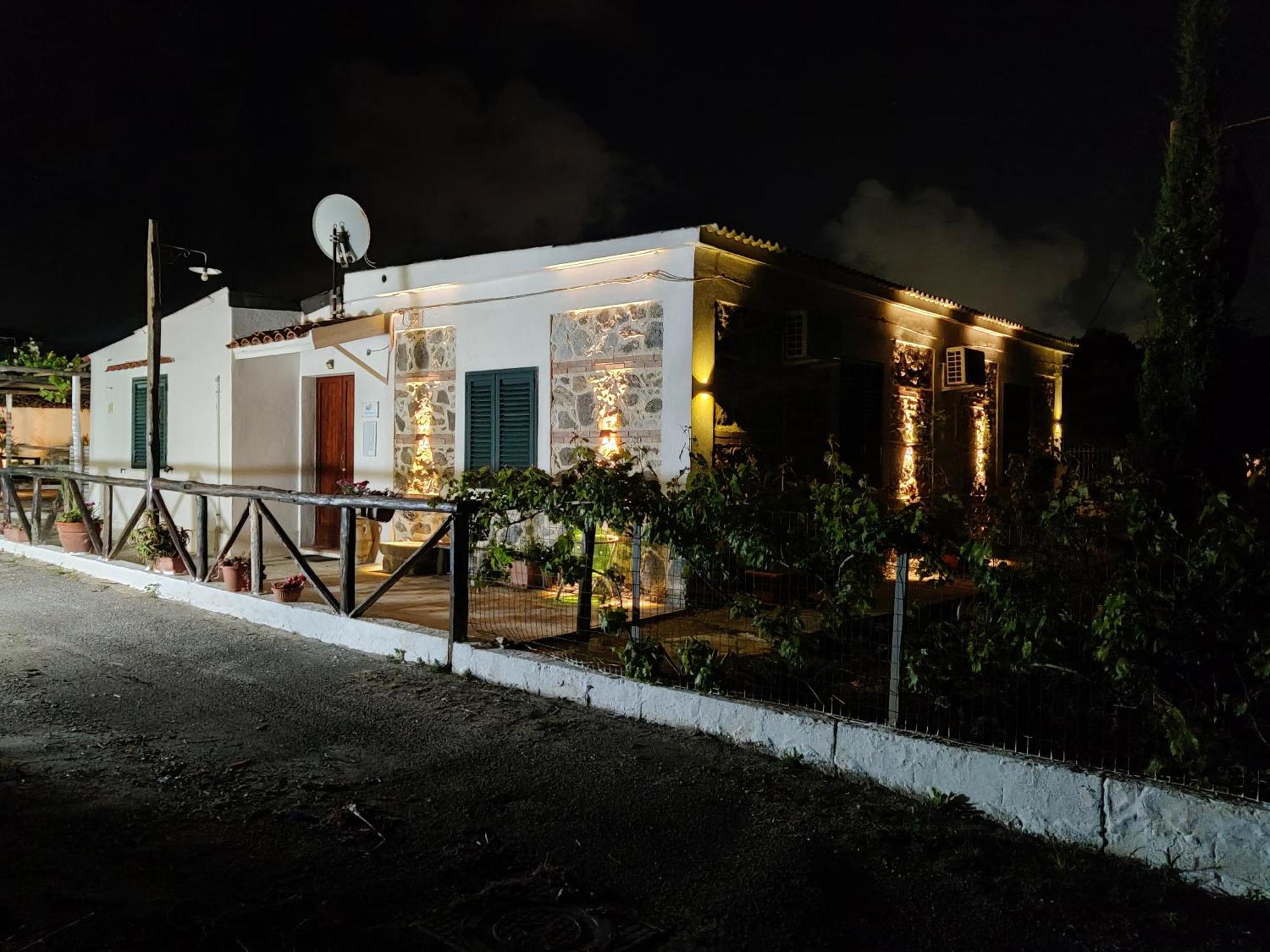 Casa Spezzara Villa Santa Domenica  Exteriör bild